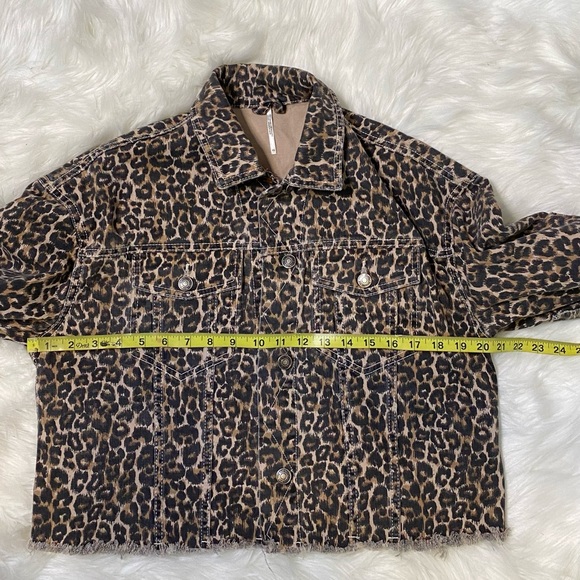 #283 Free People Cheetah Print Denim Jacket size XS - Picture 9 of 13